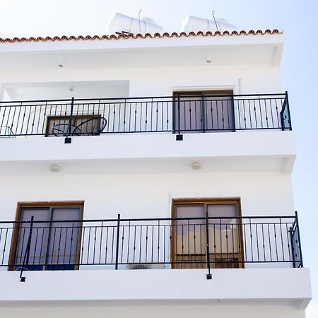 Spacious 2 Bedroom Appartment Near Mall -Internet 1Gbps Paphos Eksteriør bilde