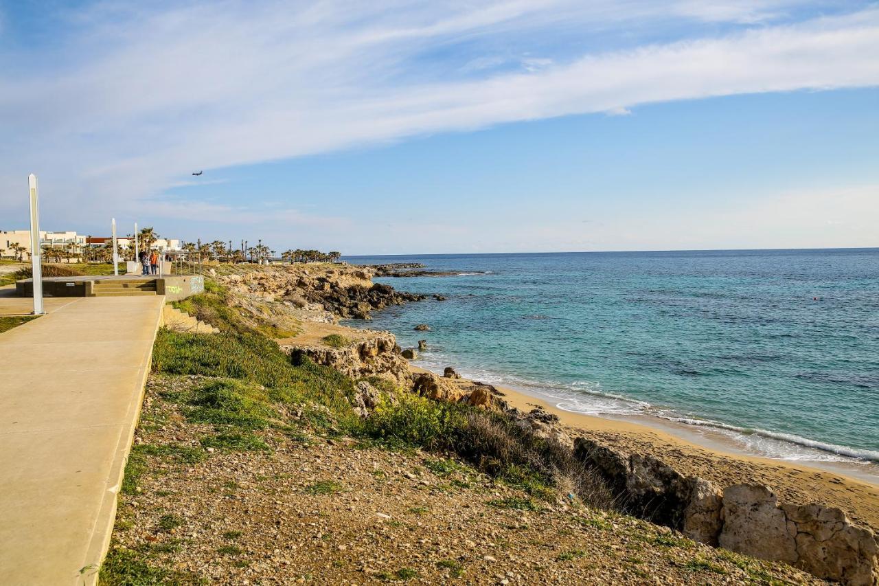 Spacious 2 Bedroom Appartment Near Mall -Internet 1Gbps Paphos Eksteriør bilde