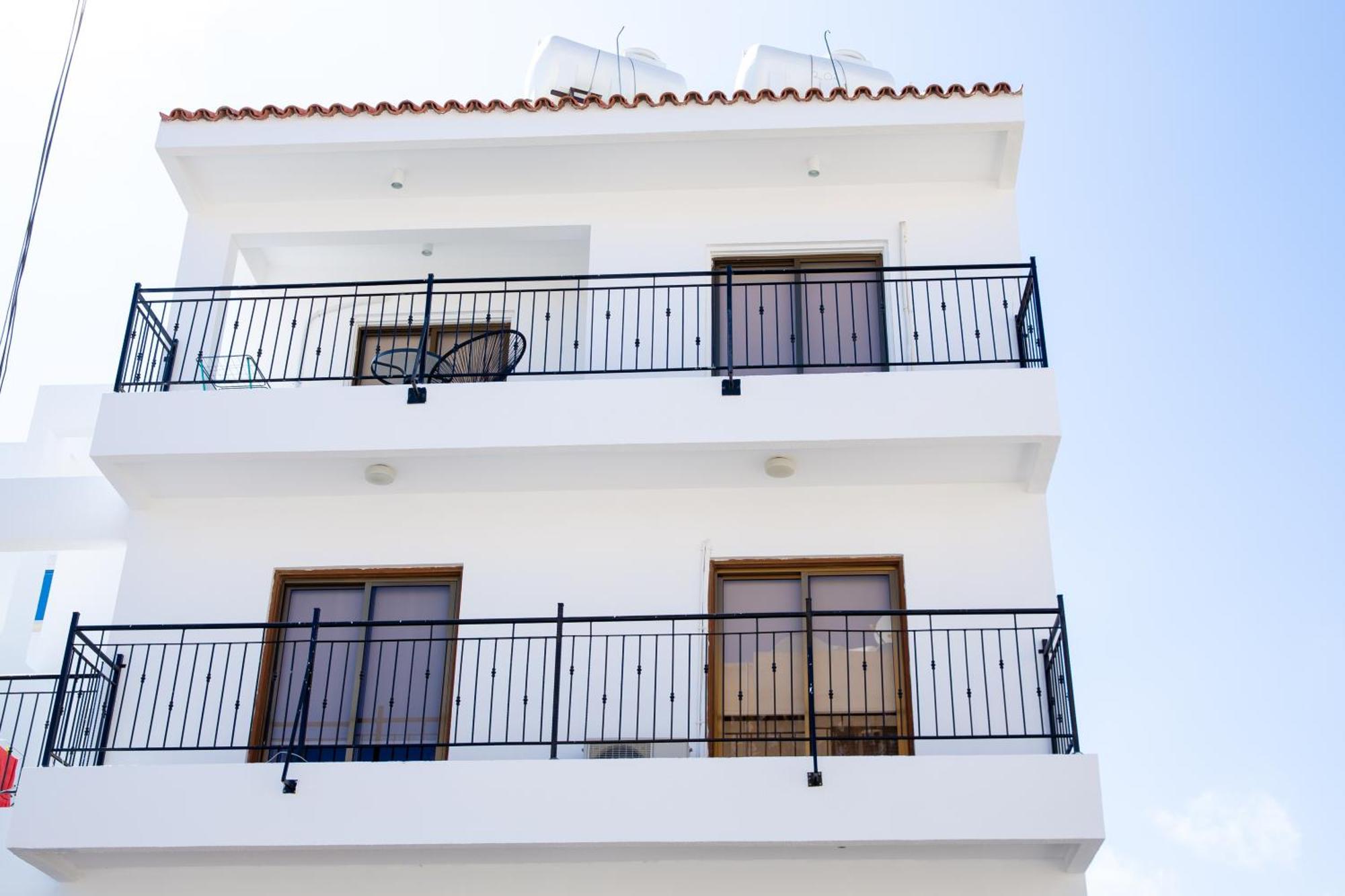 Spacious 2 Bedroom Appartment Near Mall -Internet 1Gbps Paphos Eksteriør bilde